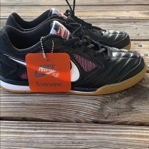 Supreme x Gato SB 'Black'